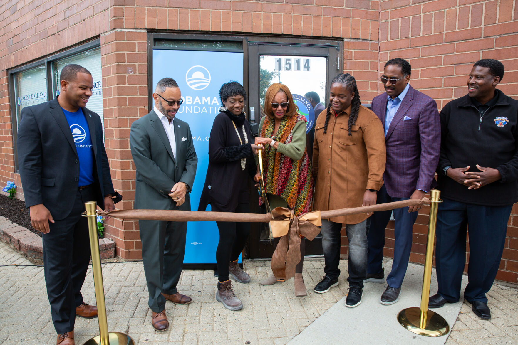 Obama Foundation and Lakeside Alliance open resource center in Woodlawn